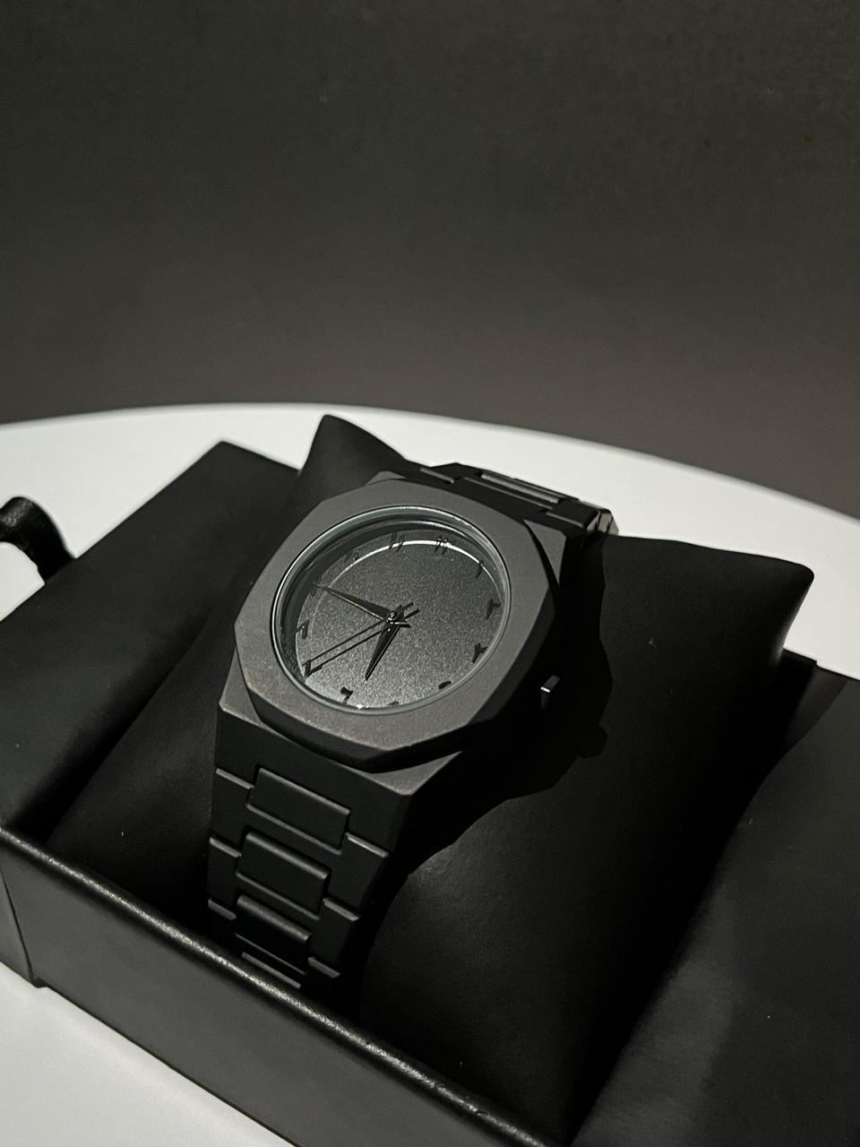 Black Aura Watch